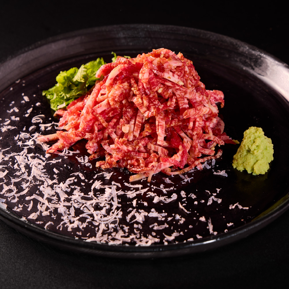 生食用食肉認可店だからできる「生ユッケ わさび」などの新スタイル。